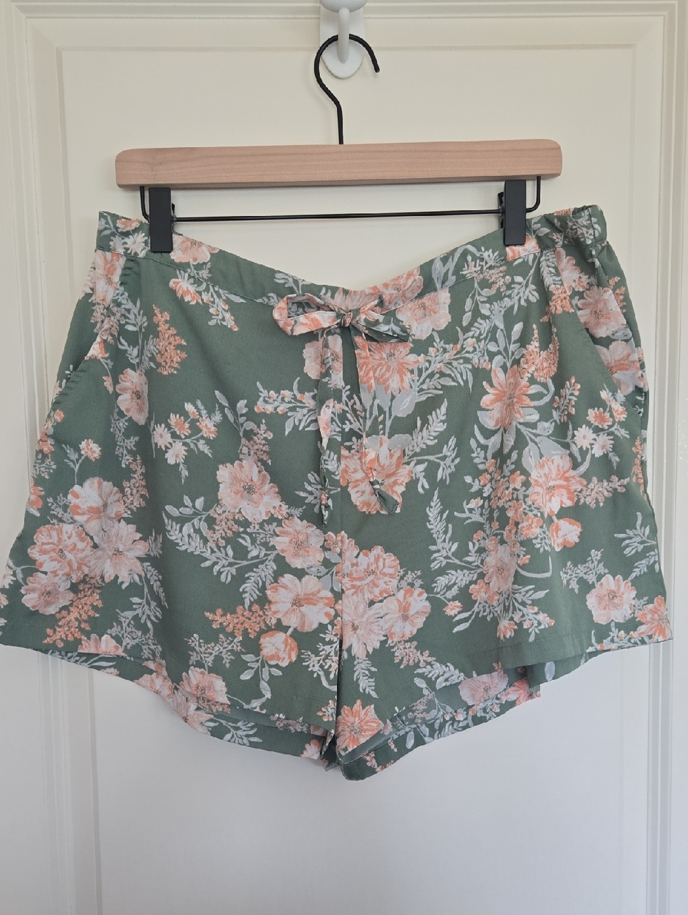 cupcakes & cashmere Green Floral Pajama Drawstring Shorts